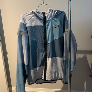 nike windbreaker
